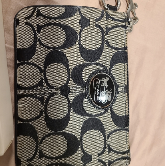 COACH wristlet - Picture 2 of 2